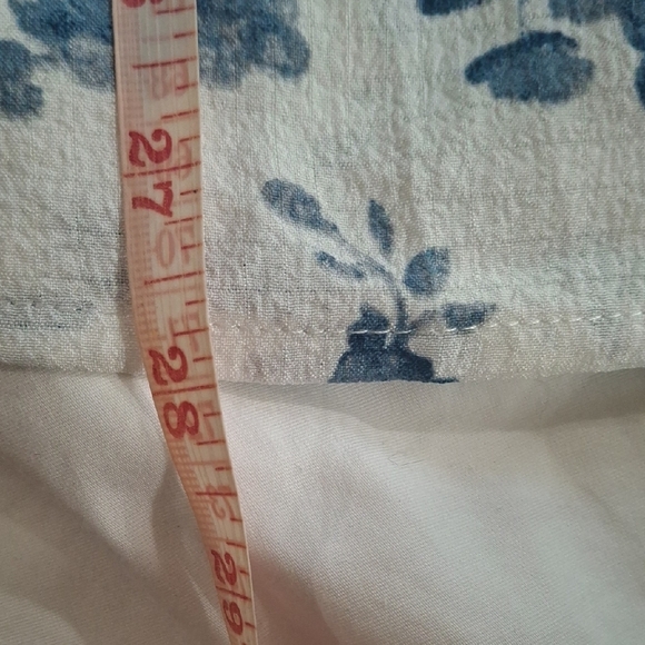 BloomChic Women's Blue and White Floral Blouse Size 14-16 - Picture 9 of 9